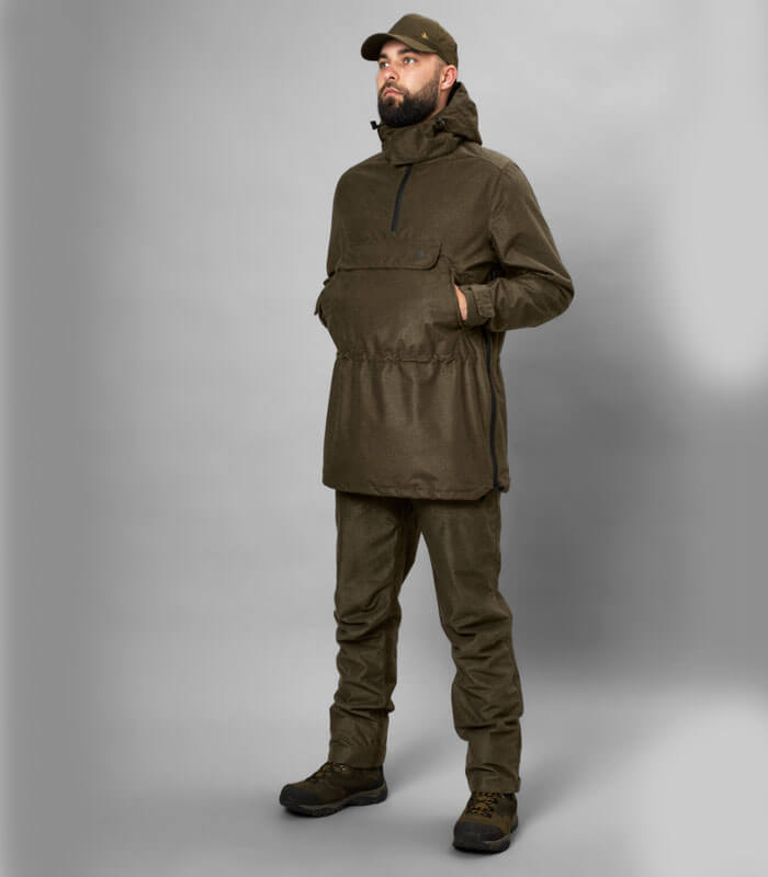chaqueta de caza larga para esperas con lluvia