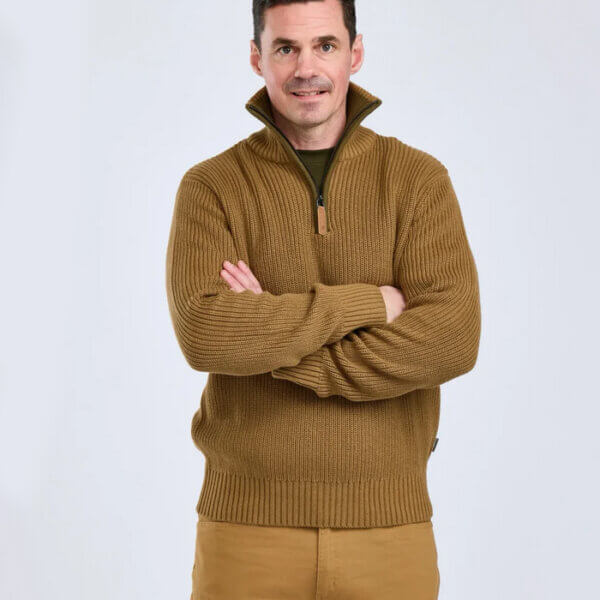 Pinewood-Philip-jersey-de-homvre-cuello-alto-con-cremallera-color-camel-turopadecaza