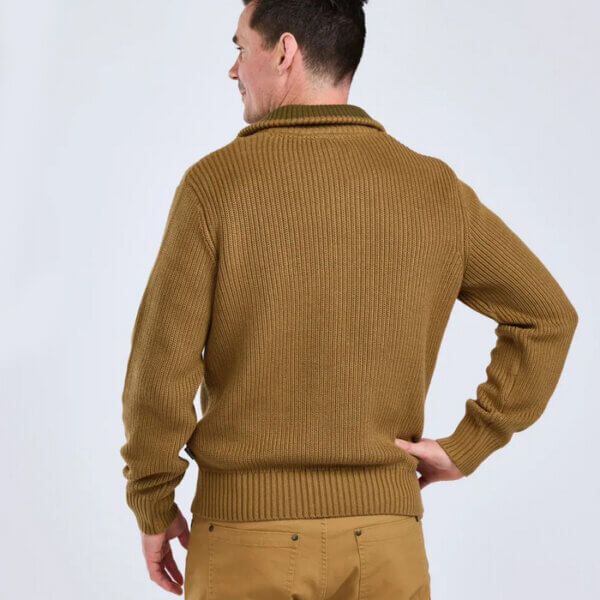 Pinewood-Philip-jersey-de-homvre-cuello-alto-con-cremallera-color-camel-turopadecaza
